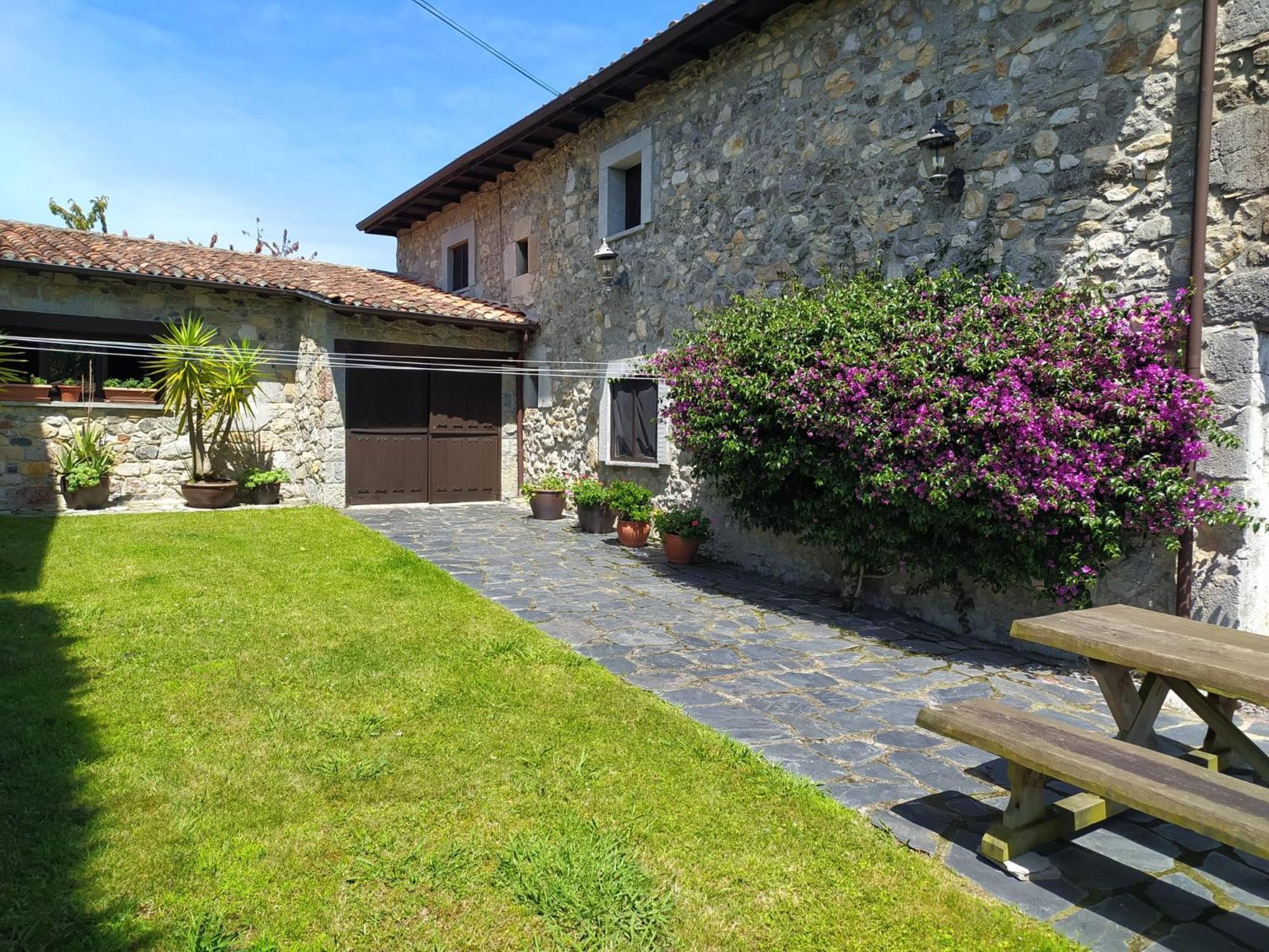 Gran Pedroso De Llanes Villa Exteriör bild